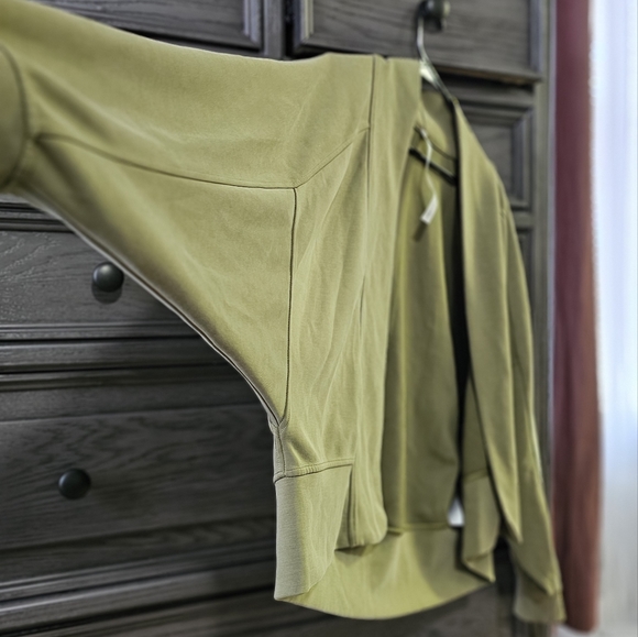 Lululemon Softstreme wrap - Picture 15 of 16